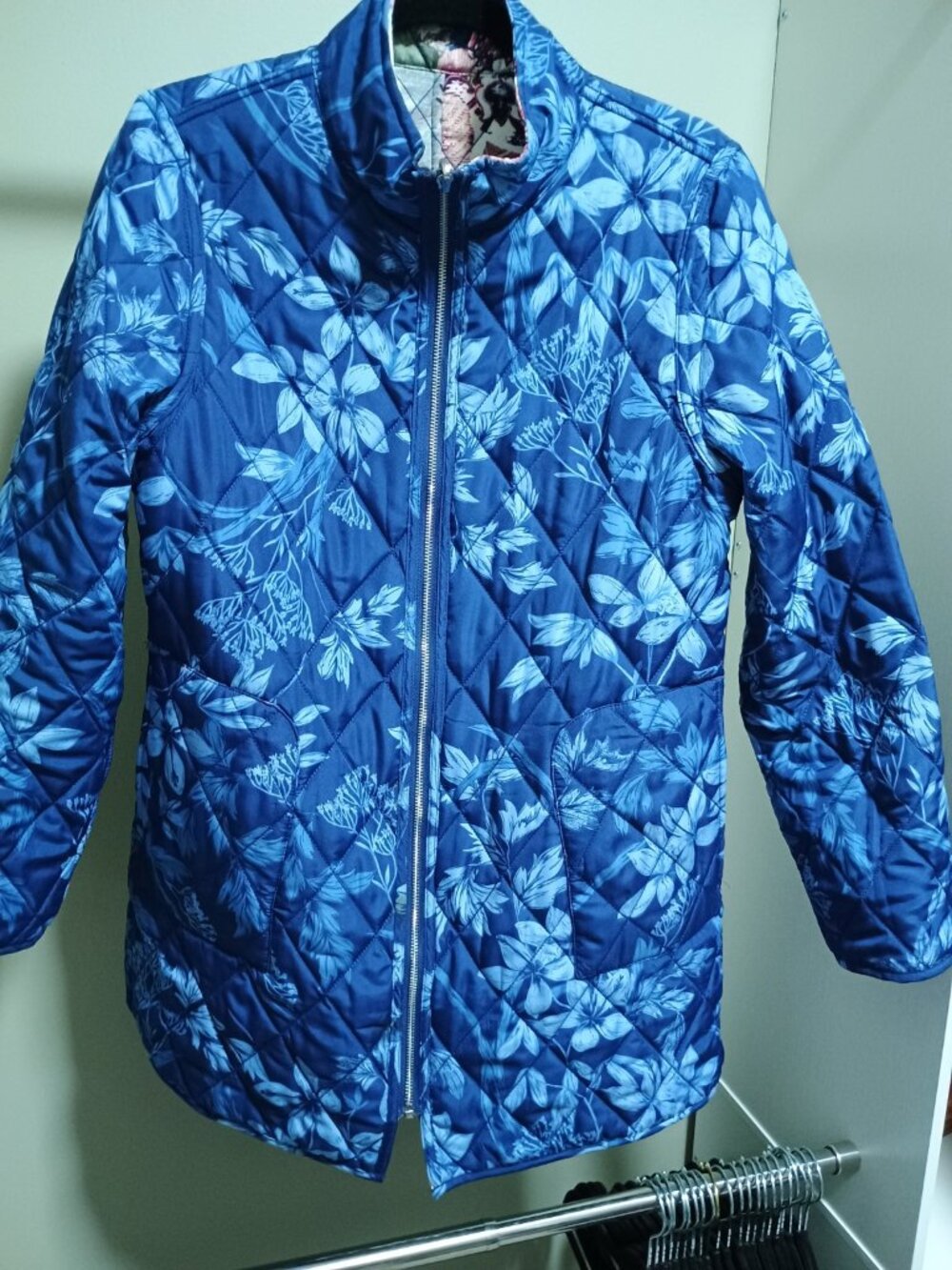 Quilted Women's Jacket.  Reversible. Full zipper.